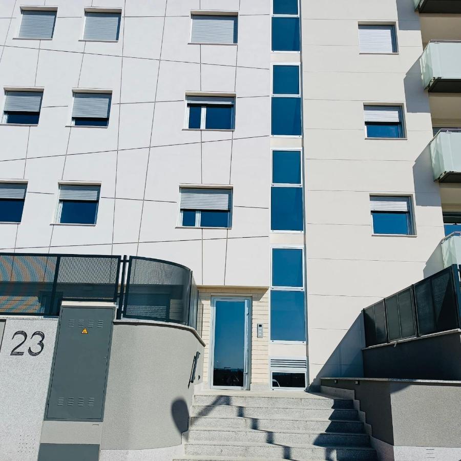 Precioso Piso Monzon Terraza, Parking,Piscina,Zona De Juegos Apartment Exterior photo